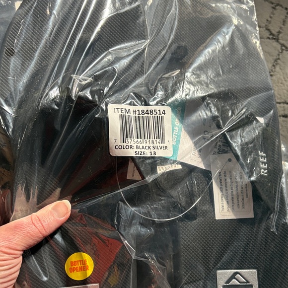 Reef Black Silver Flip-Flops with the bottle openers! - Picture 4 of 6